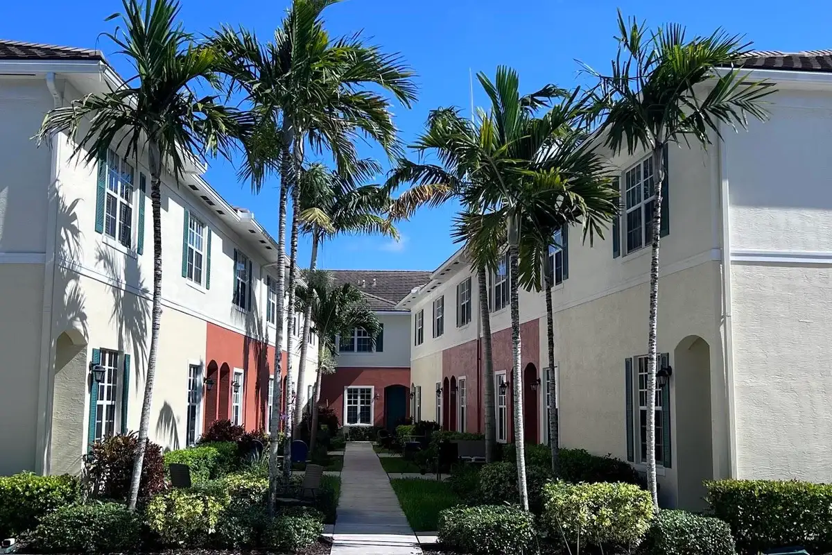 726 SW 1st Way, Pompano Beach: photo 1 of 43