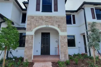3216 W 114th Ter, Hialeah: photo 1 of 19