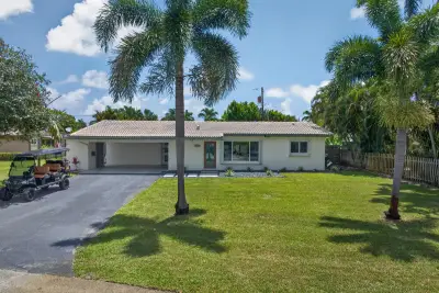 4800 NE 15th Ter, Oakland Park: photo 1 of 38