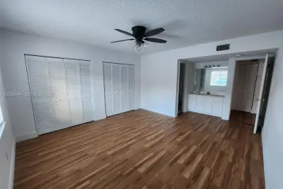 10019 W Okeechobee Rd #102, Hialeah Gardens: photo 1 of 11