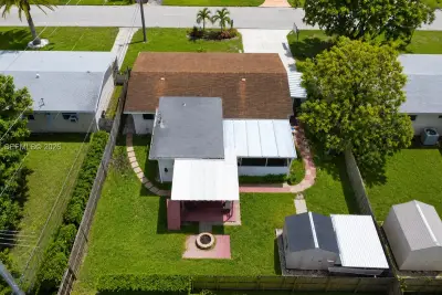 7611 NW 15th Ct, Pembroke Pines: photo 1 of 24