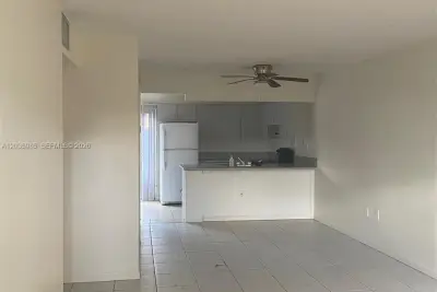 15695 SW 82nd Cir Ln #1-5, Miami: photo 1 of 6