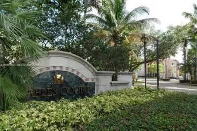 6801 SW 44th St #203, Miami: photo 1 of 24