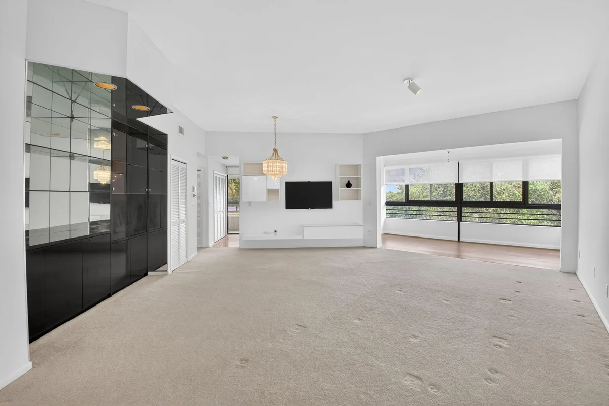 7460 La Paz Blvd #306, Boca Raton: photo 1 of 66