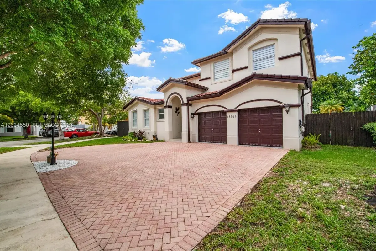 15761 SW 59th Ter, Miami: photo 1 of 40
