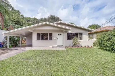 124 SW 2nd Ave, Hallandale Beach: photo 1 of 30