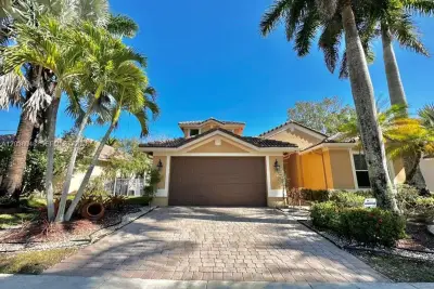 1831 Mariners Ln, Weston: photo 1 of 16