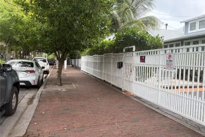 840 SW 13th Ave, Miami: photo 1 of 46