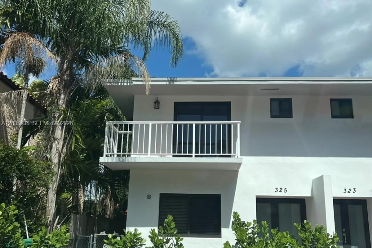 325 Menores Ave, Coral Gables: photo 1 of 16