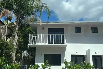 325 Menores Ave, Coral Gables: photo 1 of 16