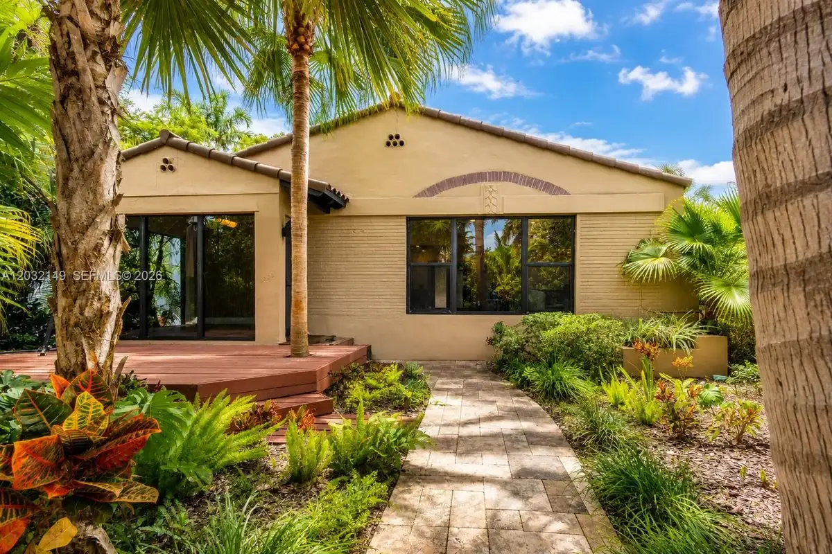 4230 Royal Palm Ave, Miami Beach: photo 1 of 15