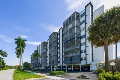 400 Diplomat Pkwy #612, Hallandale Beach: photo 1 of 27