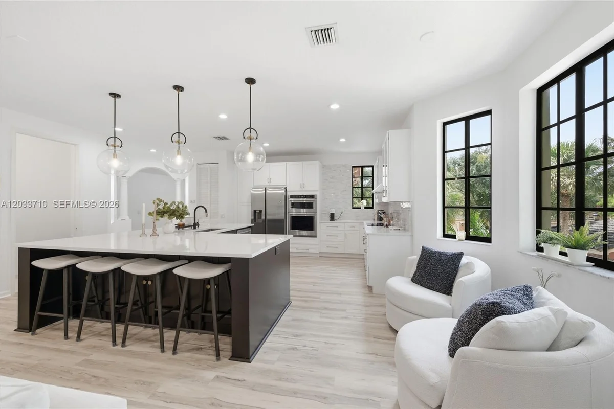 2794 Kinsington Cir #26-3, Weston: photo 1 of 25