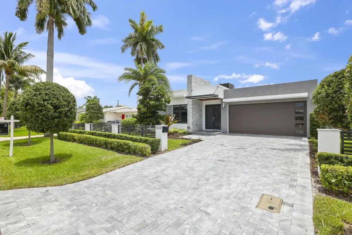 2620 SE 6th St, Pompano Beach: photo 1 of 37