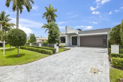2620 SE 6th St, Pompano Beach: photo 1 of 37