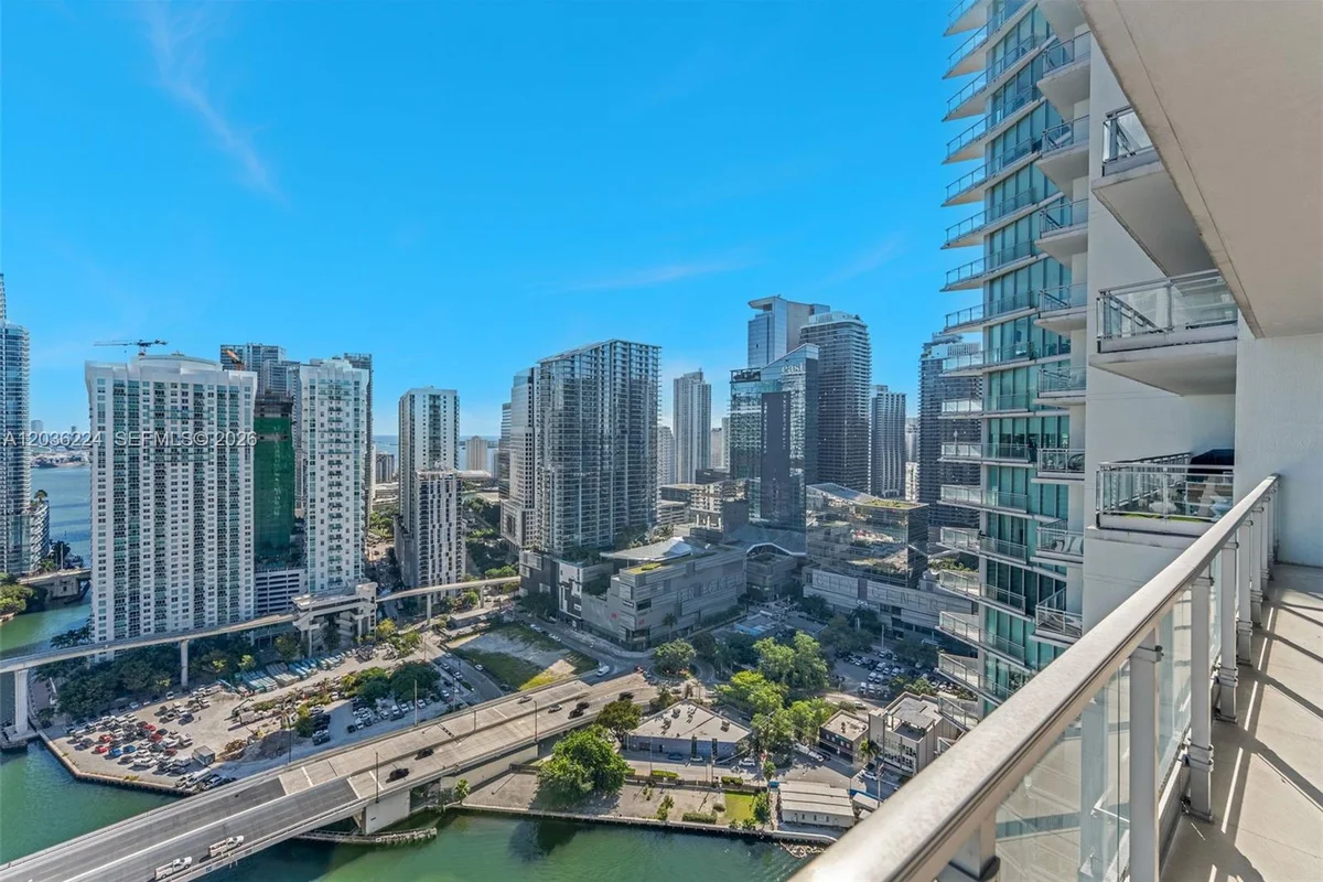 92 SW 3rd St #3611, Miami: photo 1 of 20