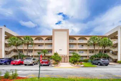 4401 Martinique Ct #D2, Coconut Creek: photo 1 of 65