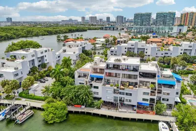 430 Poinciana Dr #1710, Sunny Isles Beach: photo 1 of 1