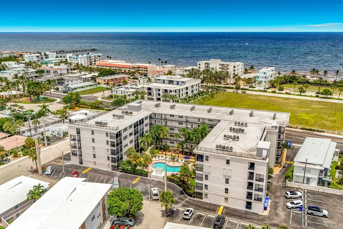4117 Bougainvilla Dr #207, Lauderdale-by-the-Sea: photo 1 of 47