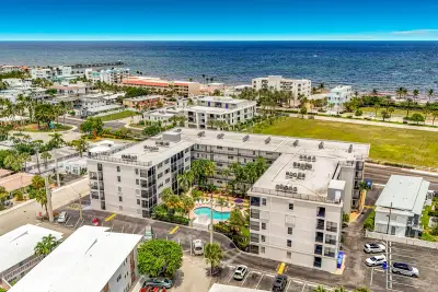 4117 Bougainvilla Dr #207, Lauderdale-by-the-Sea: photo 1 of 47