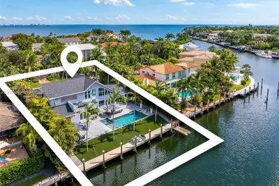 6944 Sunrise Ter, Coral Gables: photo 1 of 26