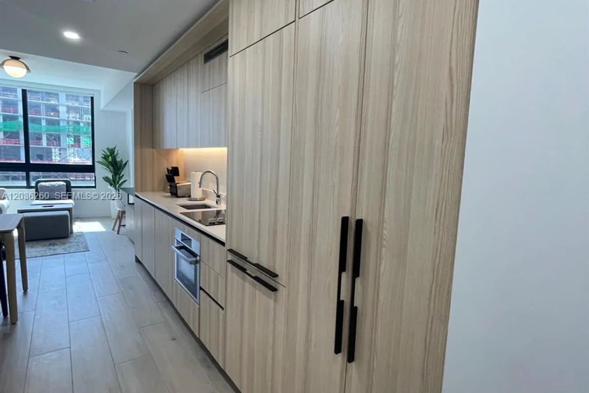 225 N Miami Ave #805, Miami: photo 1 of 14