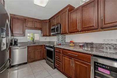 9410 N Hollybrook Lake Dr #11-109, Pembroke Pines: photo 1 of 27