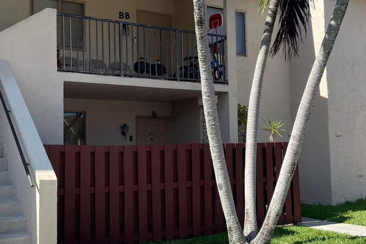7911 Southgate Blvd #B2, North Lauderdale: photo 1 of 21