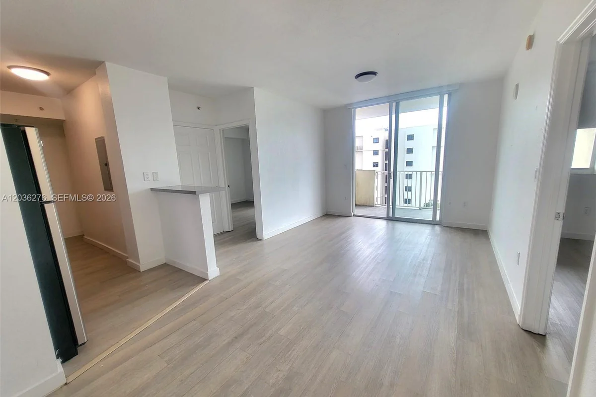 120 SW 8th Ave #703, Miami: photo 1 of 21