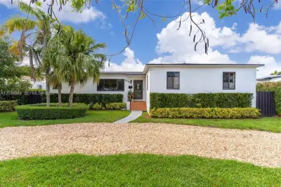 8281 SW 27th Ln, Miami: photo 1 of 36