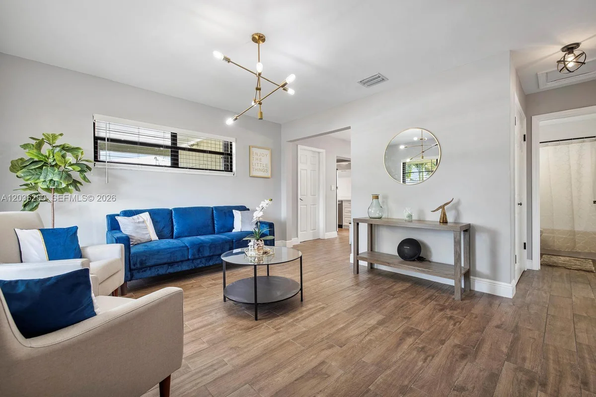 5232 NE 2nd Ave, Oakland Park: photo 1 of 25