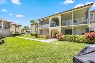 5839 La Pinata Blvd #C-2, Greenacres: photo 1 of 25