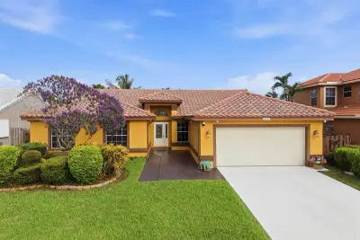 8862 Jaspers Dr, Boynton Beach: photo 1 of 13