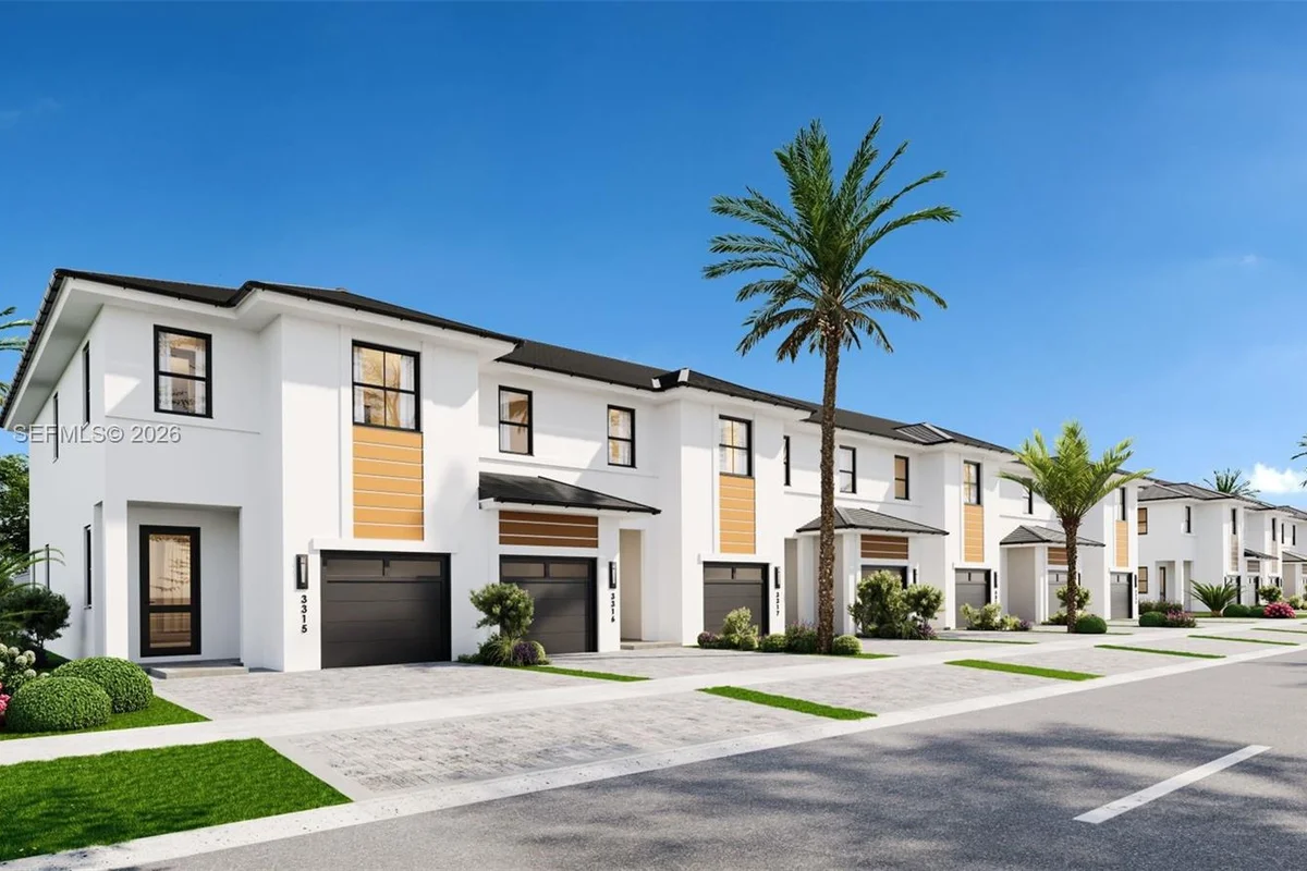 11431 SW 230 Ter, Miami: photo 1 of 4