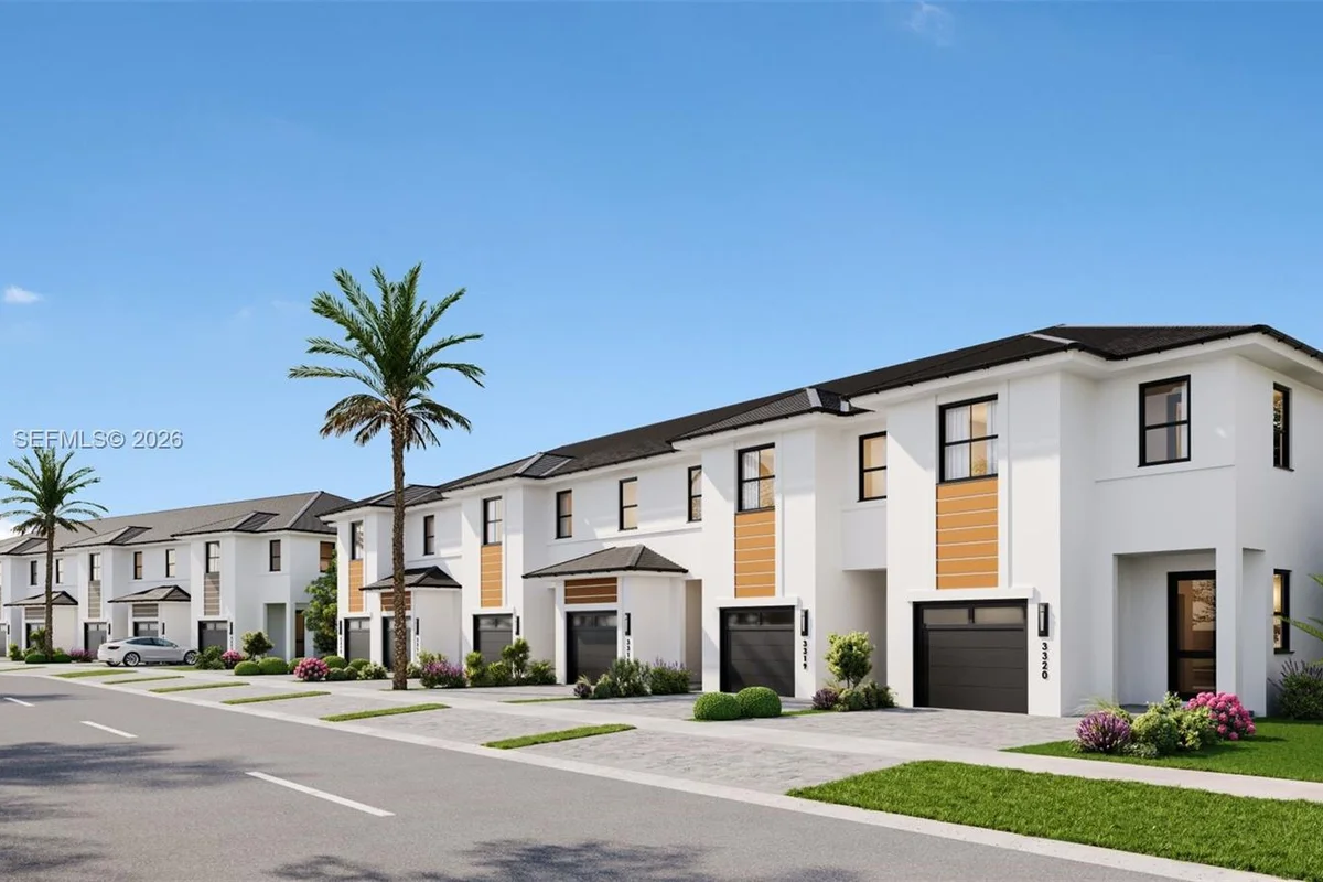 11427 SW 230 Ter, Miami: photo 1 of 3