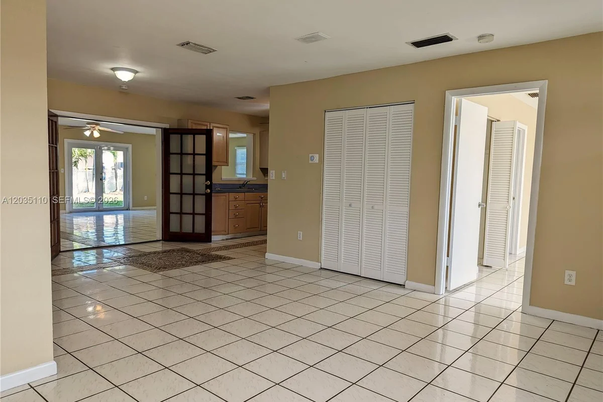 25405 SW 127th Ct, Homestead: photo 1 of 17