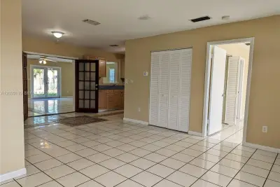 25405 SW 127th Ct, Homestead: photo 1 of 17