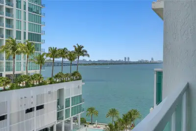 500 NE 29th St #901, Miami: photo 1 of 21
