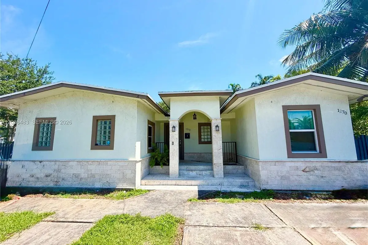 1272 NE 145th St, Miami: photo 1 of 18