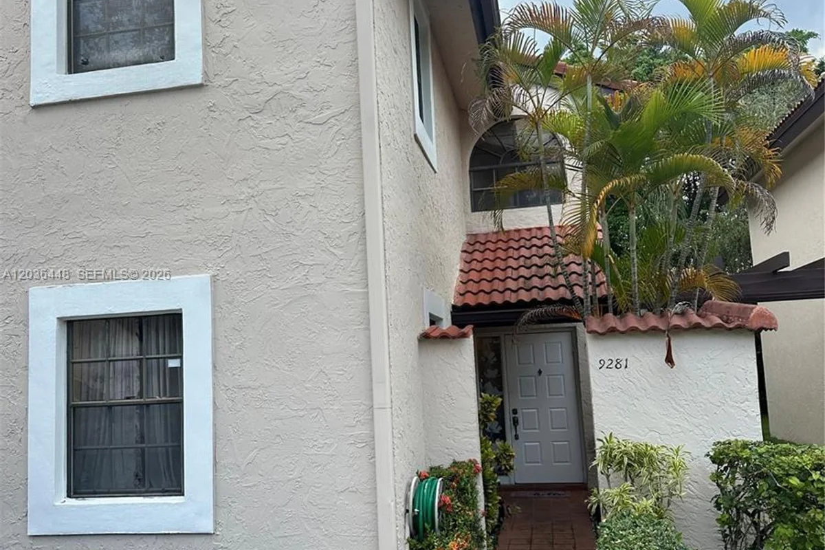 9281 W Sunrise Blvd, Plantation: photo 1 of 6