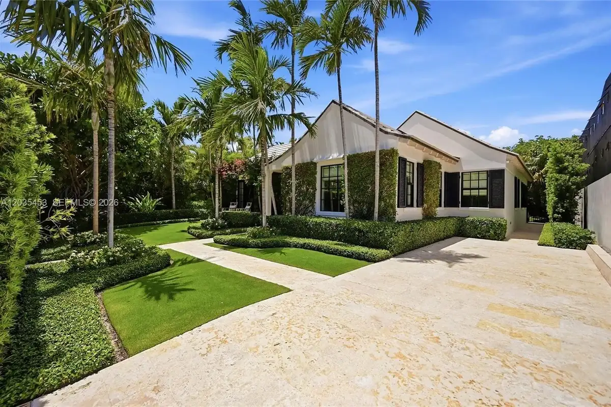 135 Chilean Ave, Palm Beach: photo 1 of 48