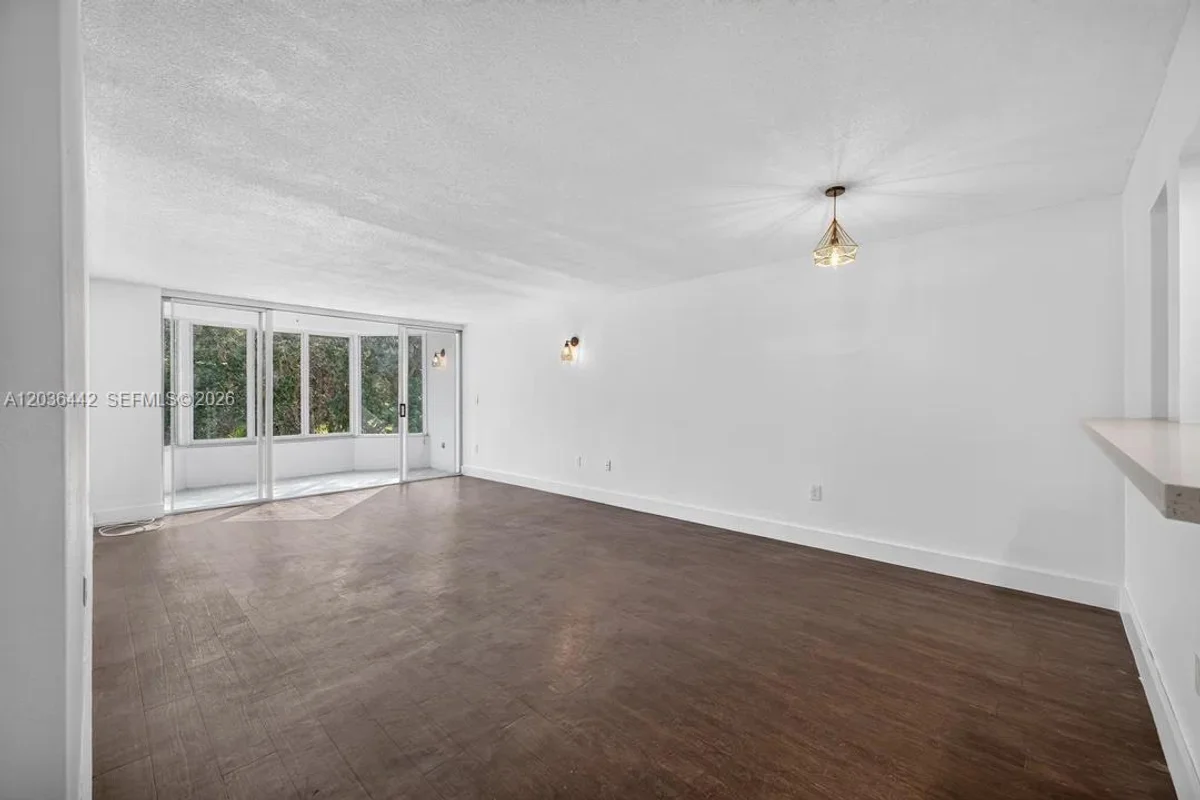 1101 NE 191st St #H401, Miami: photo 1 of 24