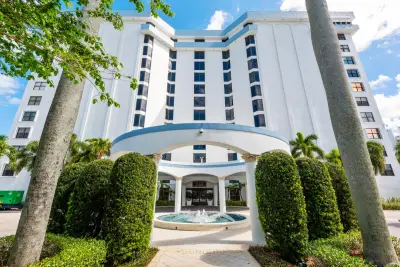3800 Washington Rd #303, West Palm Beach: photo 1 of 14