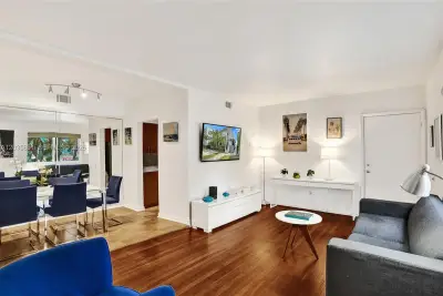 1515 W Ave #1, Miami Beach: photo 1 of 22