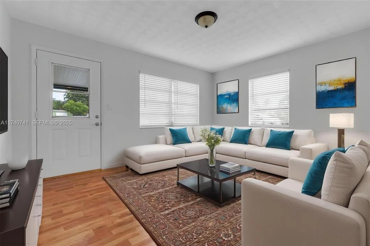 6340 Dawson St, Hollywood: photo 1 of 33
