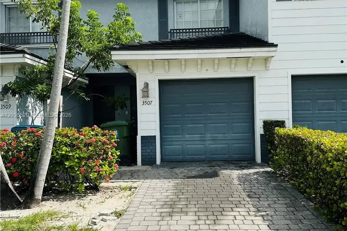 3507 NW 13th St, Lauderhill: photo 1 of 21