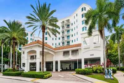 3000 NE 188th St #604, Aventura: photo 1 of 33