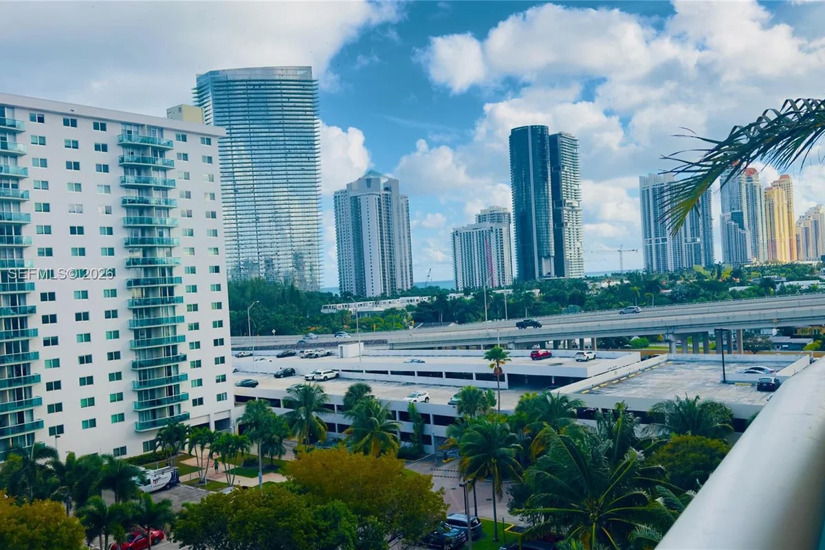 19390 Collins Ave #624, Sunny Isles Beach: photo 1 of 34