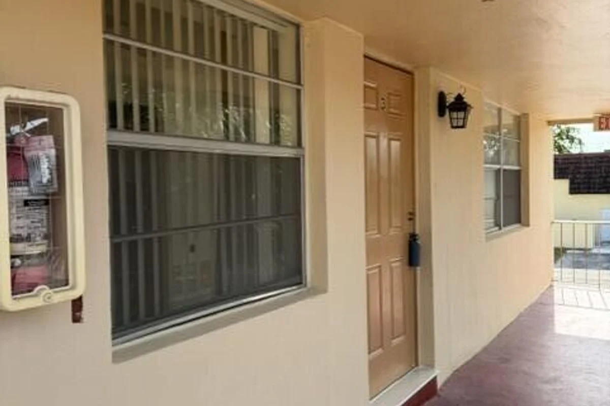 3651 SW 60th Ter #3, Davie: photo 1 of 10