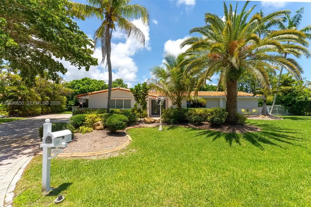 6561 Marlin Dr, Coral Gables: photo 1 of 47